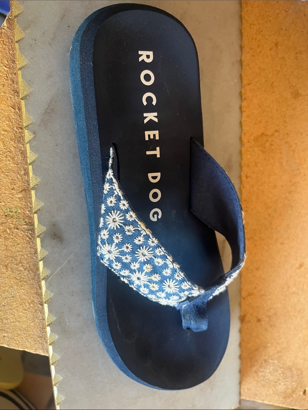 Rocket Dog Navy Floral Daisy Platform Thong Sandals